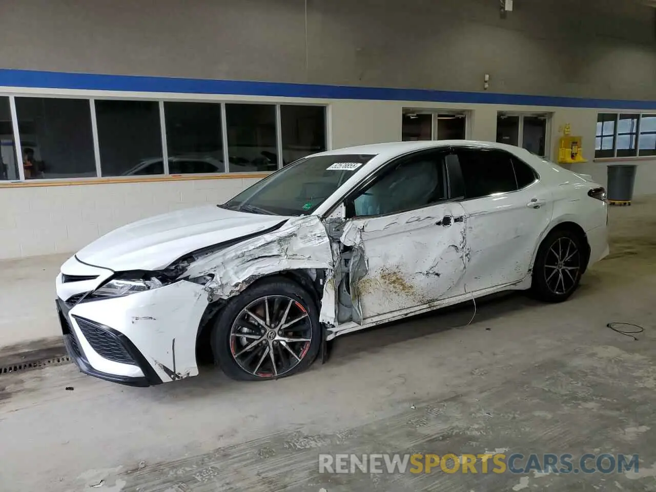 1 Photograph of a damaged car 4T1G11AK9RU193509 TOYOTA CAMRY 2024