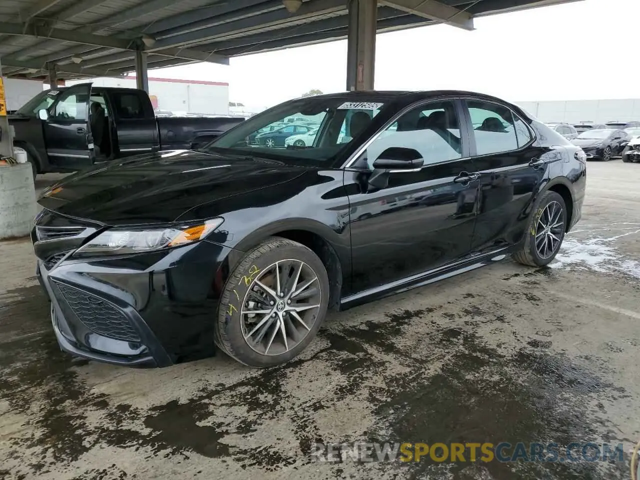 1 Photograph of a damaged car 4T1G11AK9RU910913 TOYOTA CAMRY 2024