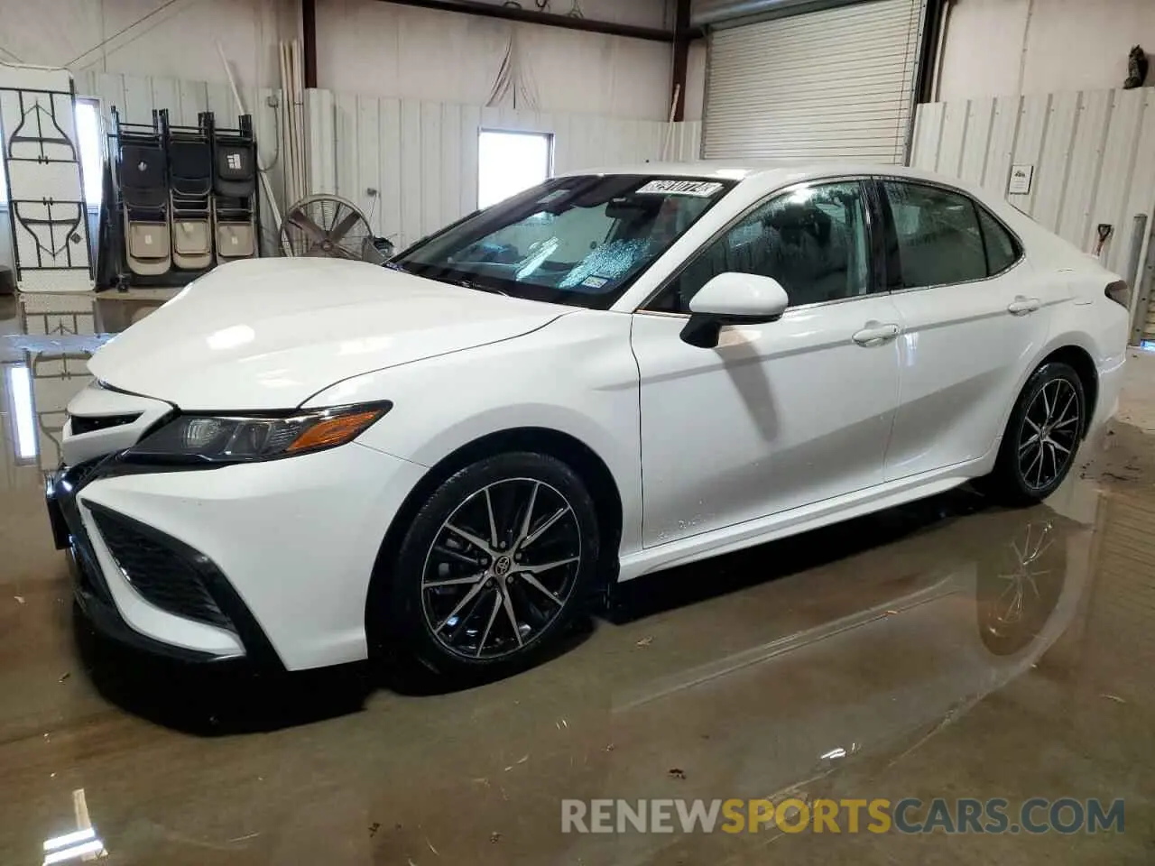 1 Photograph of a damaged car 4T1G11AKXRU902450 TOYOTA CAMRY 2024