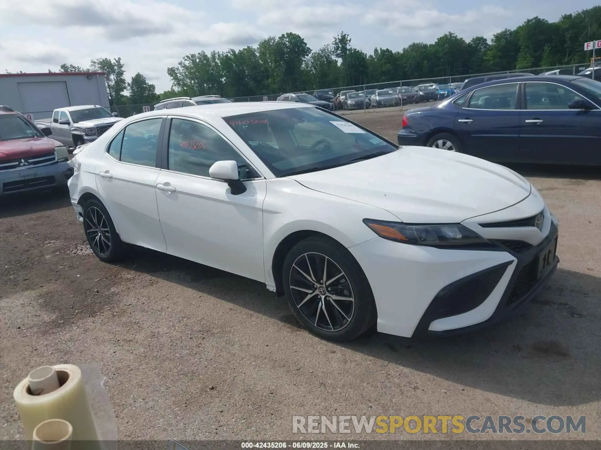 1 Photograph of a damaged car 4T1G11BK4RU125651 TOYOTA CAMRY 2024