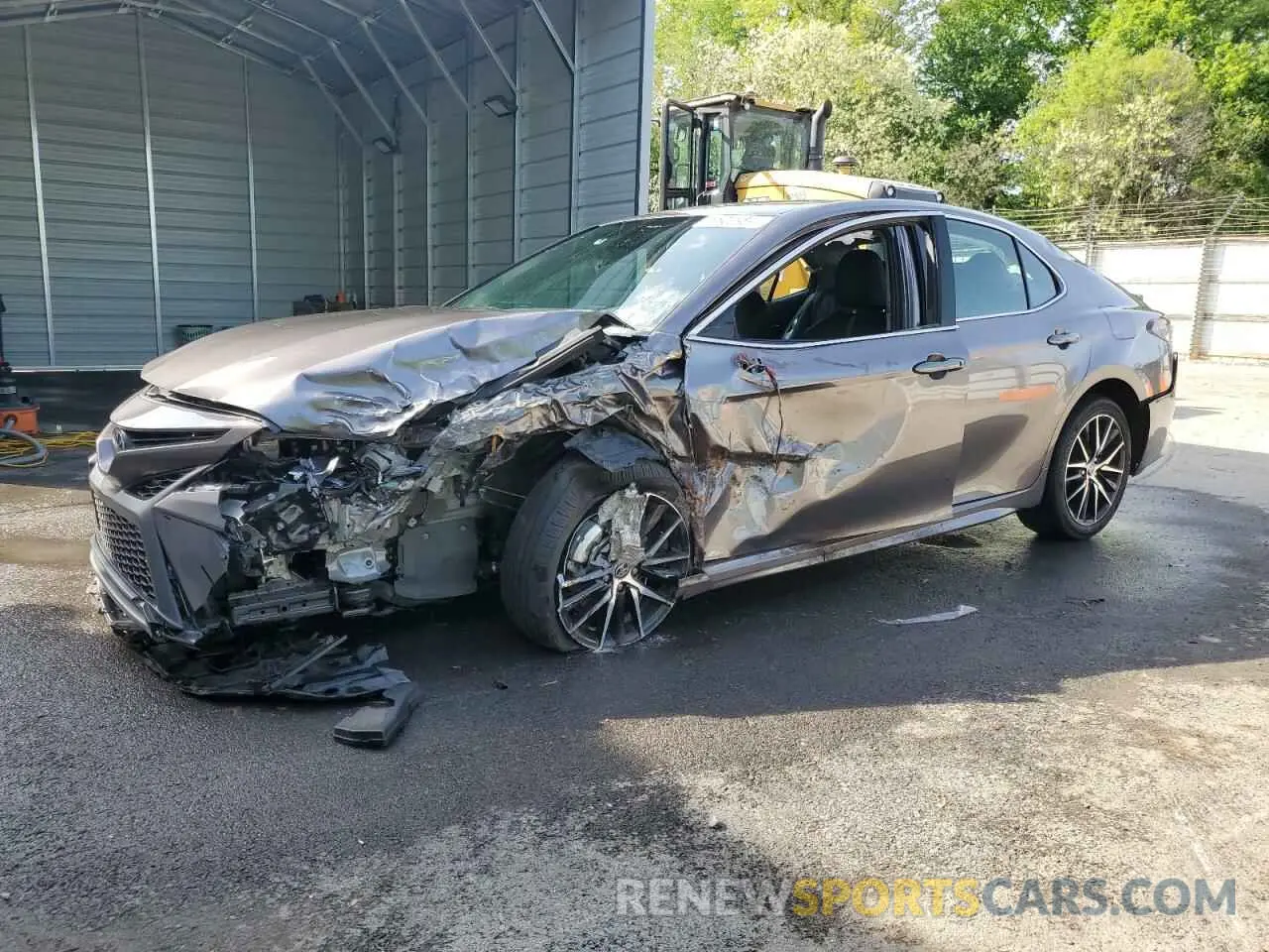 1 Photograph of a damaged car 4T1G11BK6RU129670 TOYOTA CAMRY 2024
