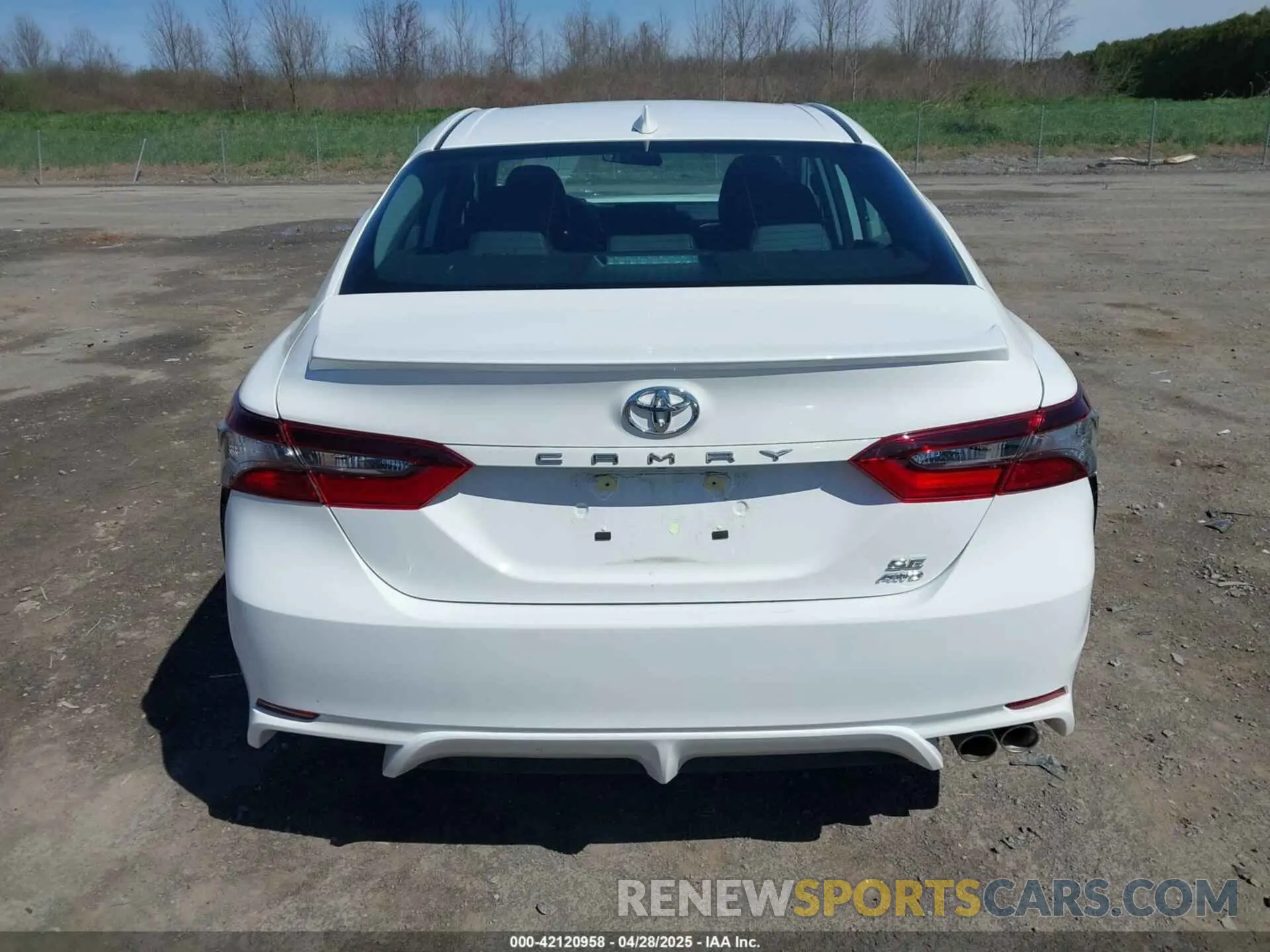 17 Photograph of a damaged car 4T1G11BK8RU121389 TOYOTA CAMRY 2024