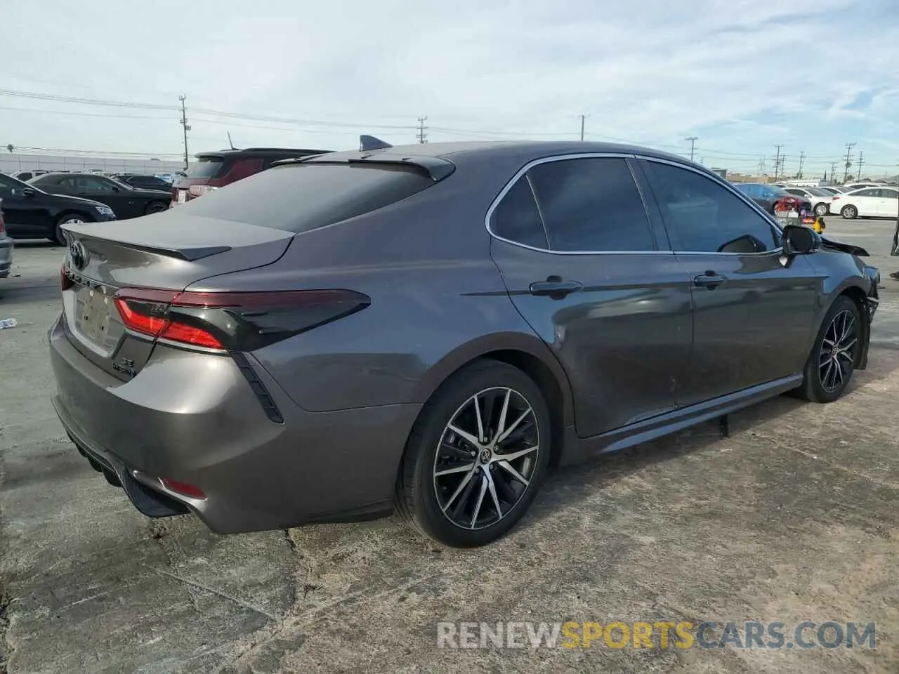 3 Photograph of a damaged car 4T1G31AK3RU072372 TOYOTA CAMRY 2024