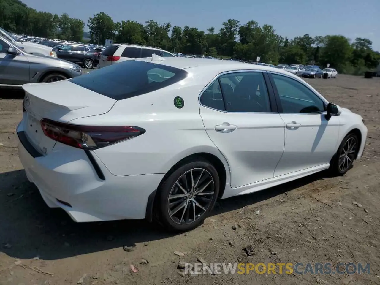 3 Photograph of a damaged car 4T1G31AK5RU073118 TOYOTA CAMRY 2024