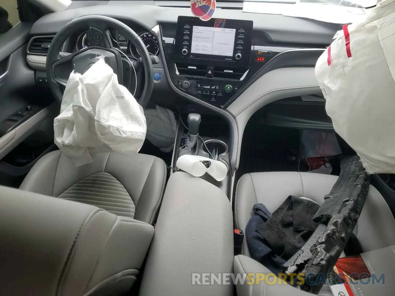 8 Photograph of a damaged car 4T1G31AK9RU064888 TOYOTA CAMRY 2024