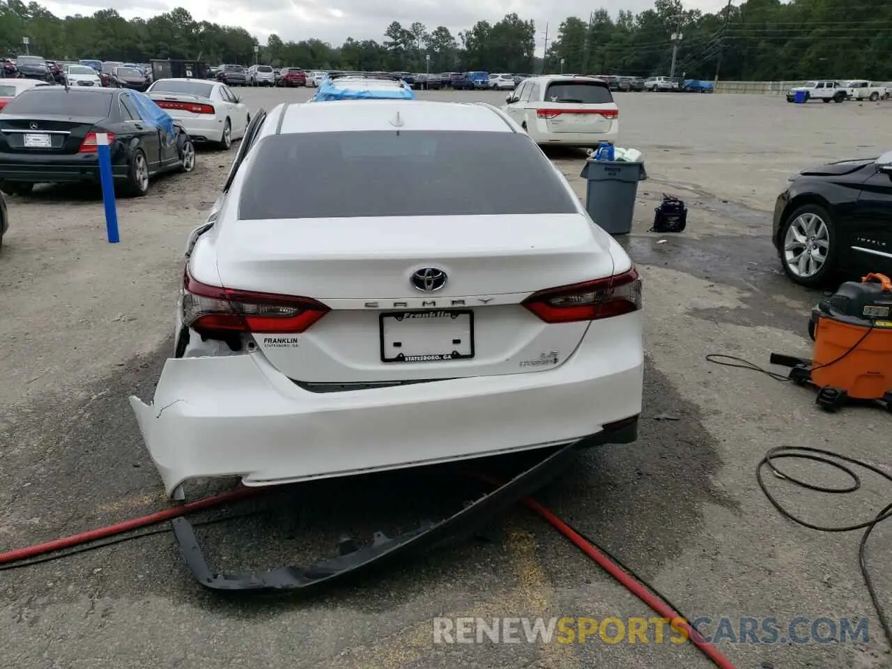 6 Photograph of a damaged car 4T1H31AK6RU632597 TOYOTA CAMRY 2024