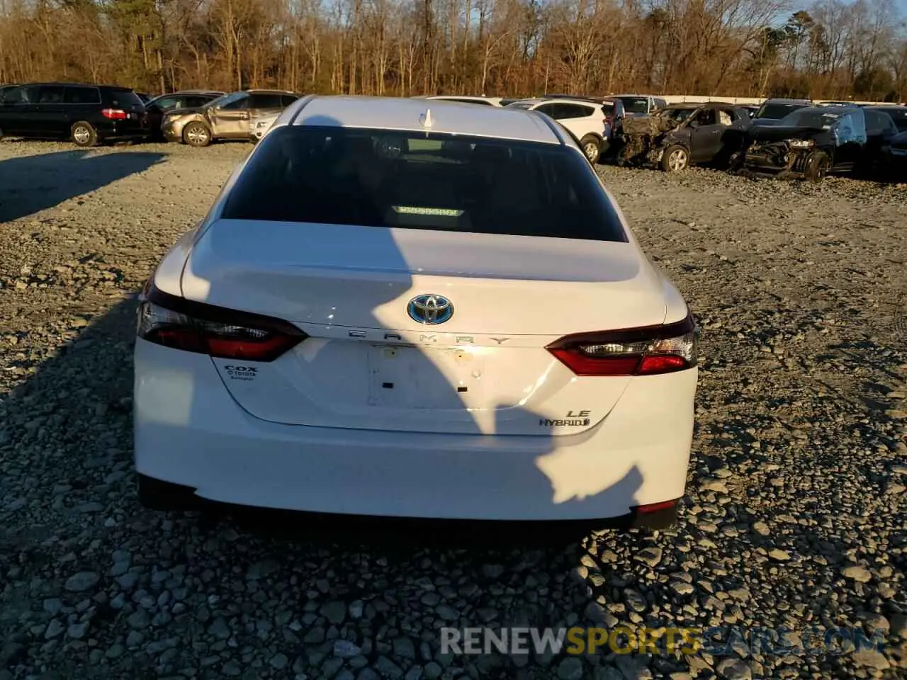6 Photograph of a damaged car 4T1H31AK8RU625523 TOYOTA CAMRY 2024