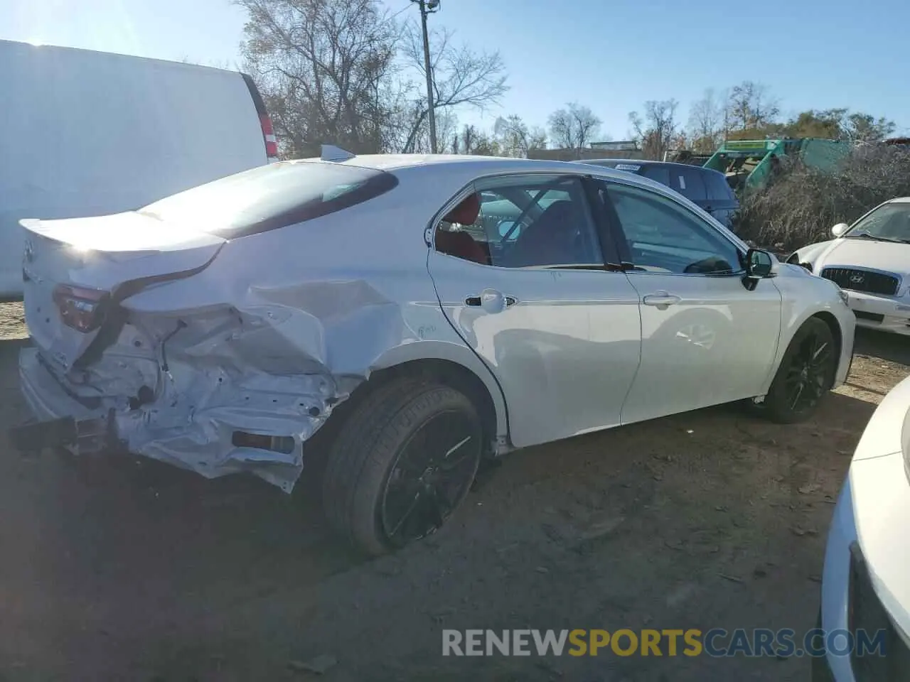 3 Photograph of a damaged car 4T1K31AK0RU070153 TOYOTA CAMRY 2024
