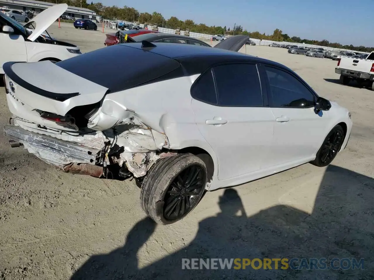 3 Photograph of a damaged car 4T1K31AKXRU075702 TOYOTA CAMRY 2024