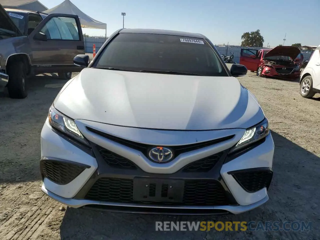 5 Photograph of a damaged car 4T1K31AKXRU075702 TOYOTA CAMRY 2024