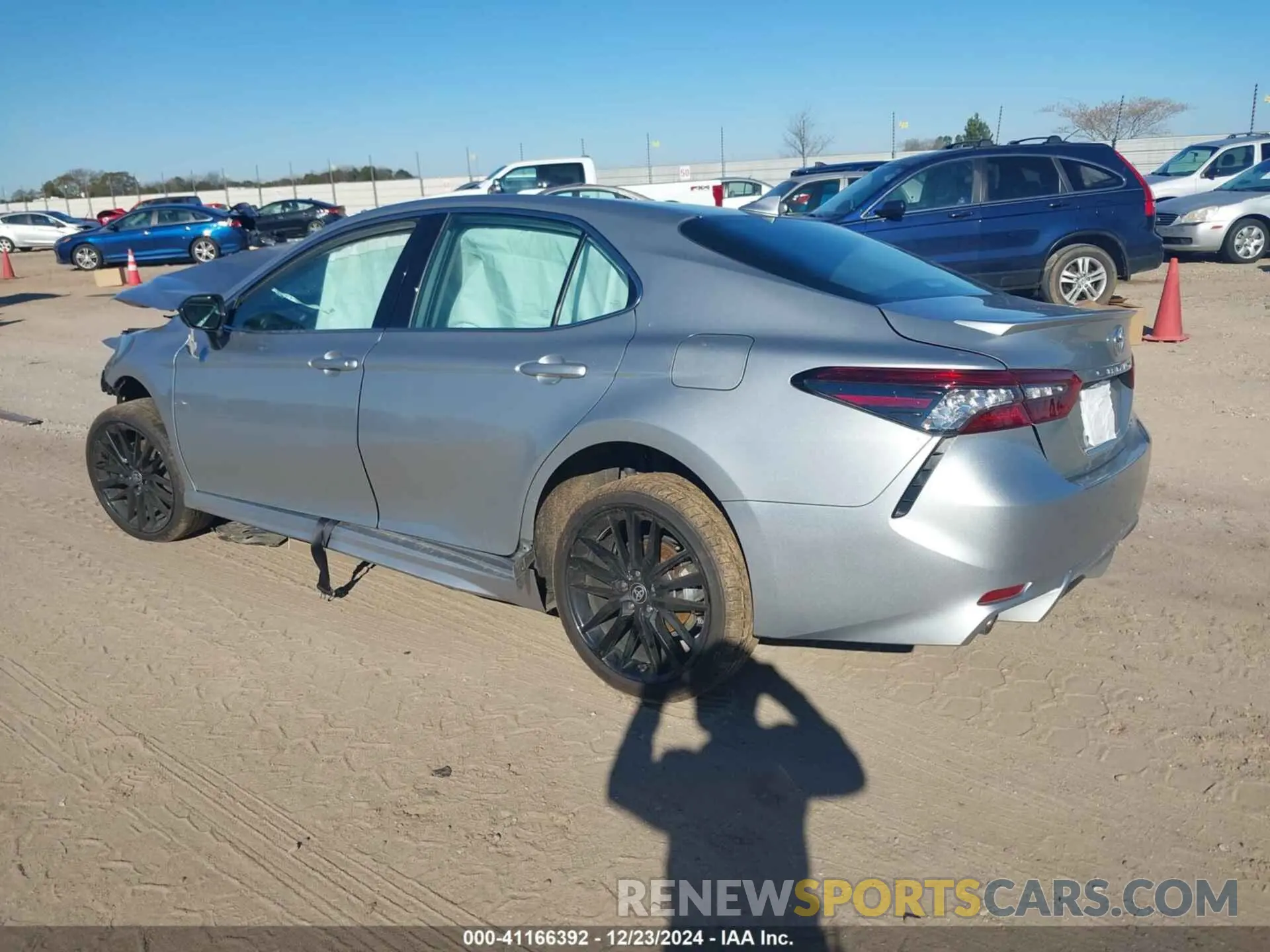 3 Photograph of a damaged car 4T1K61AK0RU233634 TOYOTA CAMRY 2024