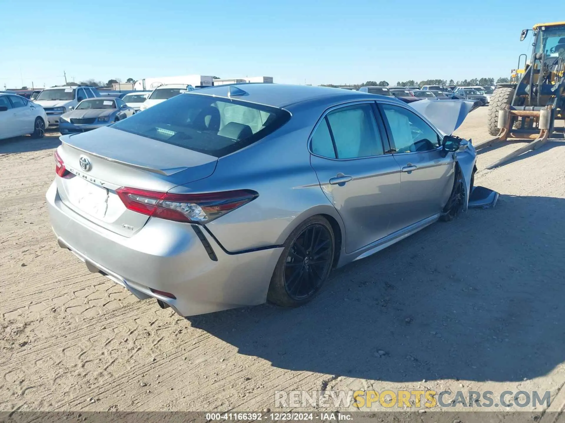 4 Photograph of a damaged car 4T1K61AK0RU233634 TOYOTA CAMRY 2024