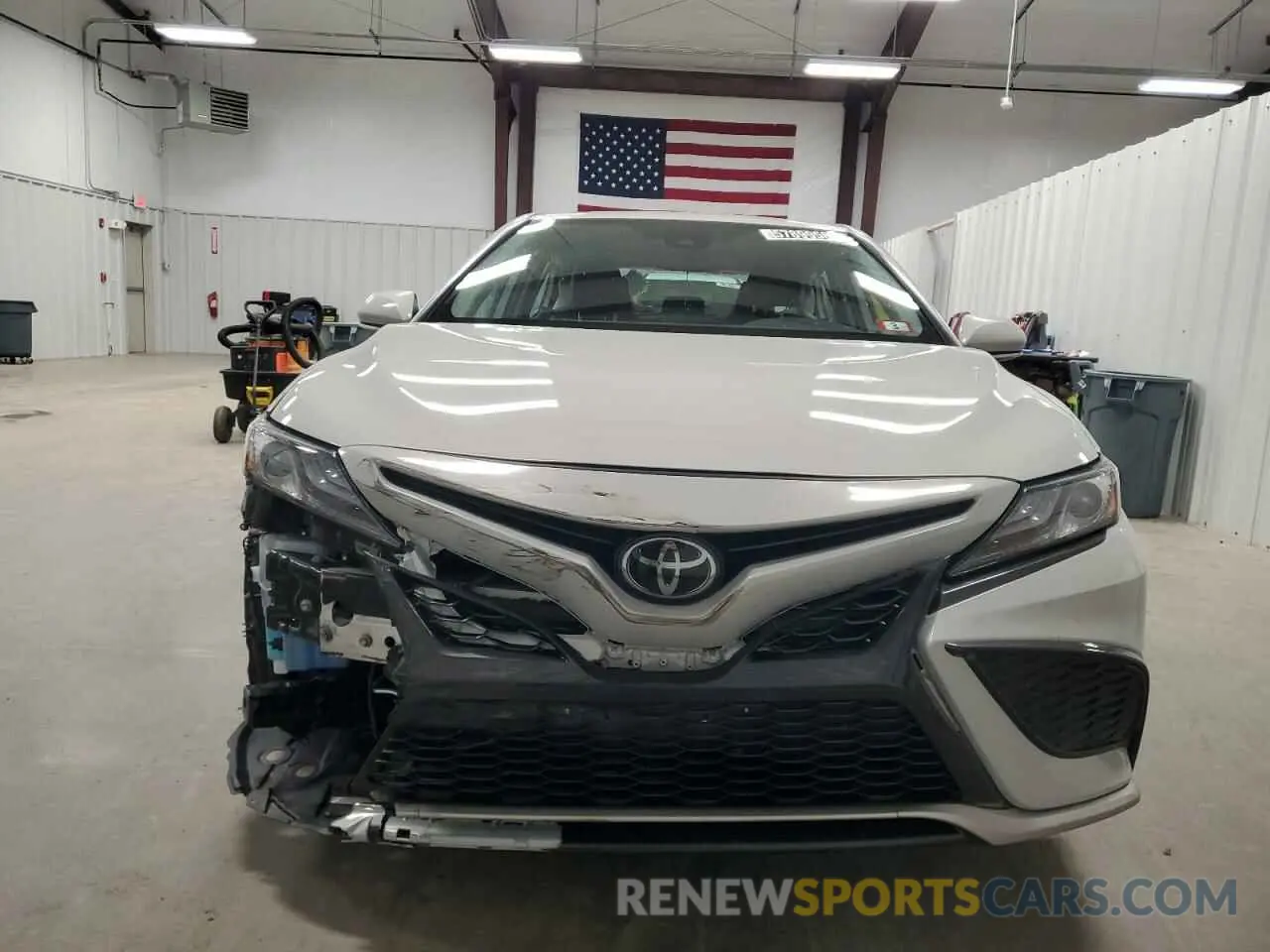 5 Photograph of a damaged car 4T1K61AK0RU243158 TOYOTA CAMRY 2024