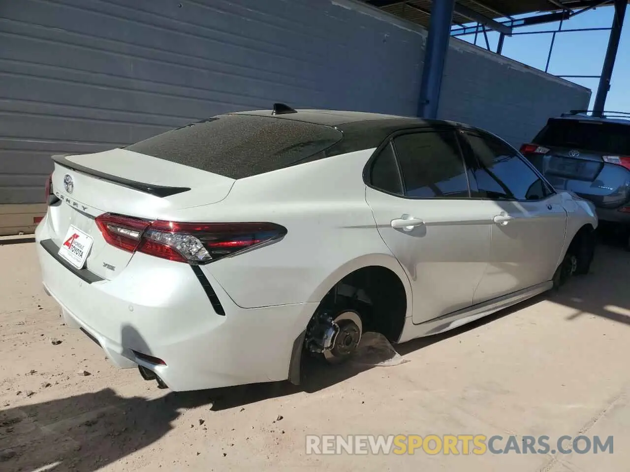 3 Photograph of a damaged car 4T1K61AK0RU250675 TOYOTA CAMRY 2024