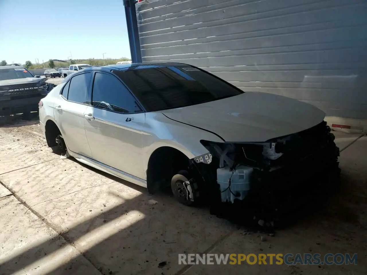4 Photograph of a damaged car 4T1K61AK0RU250675 TOYOTA CAMRY 2024
