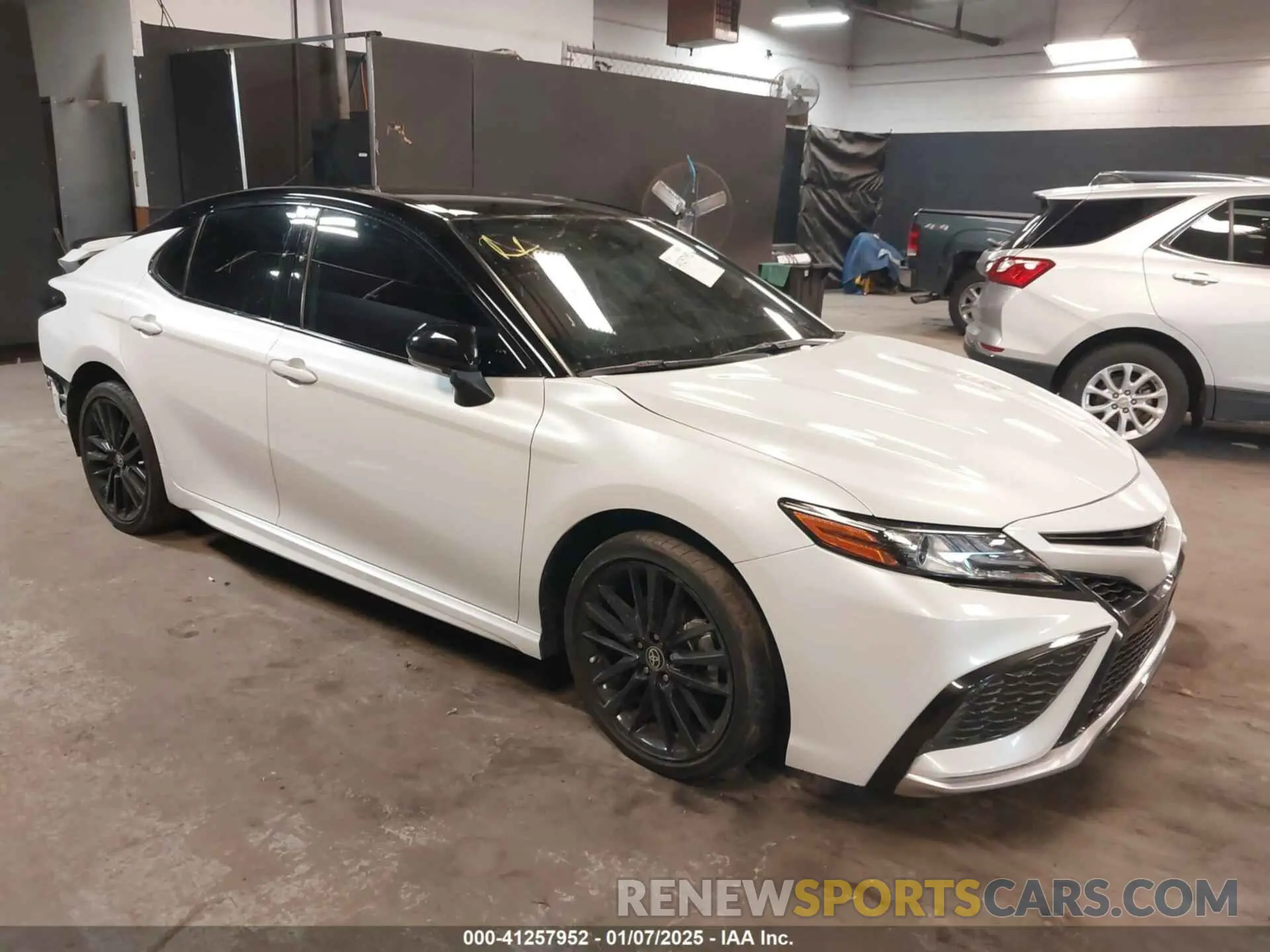 1 Photograph of a damaged car 4T1K61AK1RU208533 TOYOTA CAMRY 2024