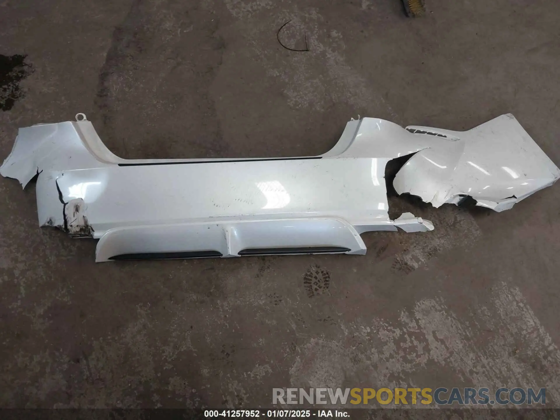 12 Photograph of a damaged car 4T1K61AK1RU208533 TOYOTA CAMRY 2024