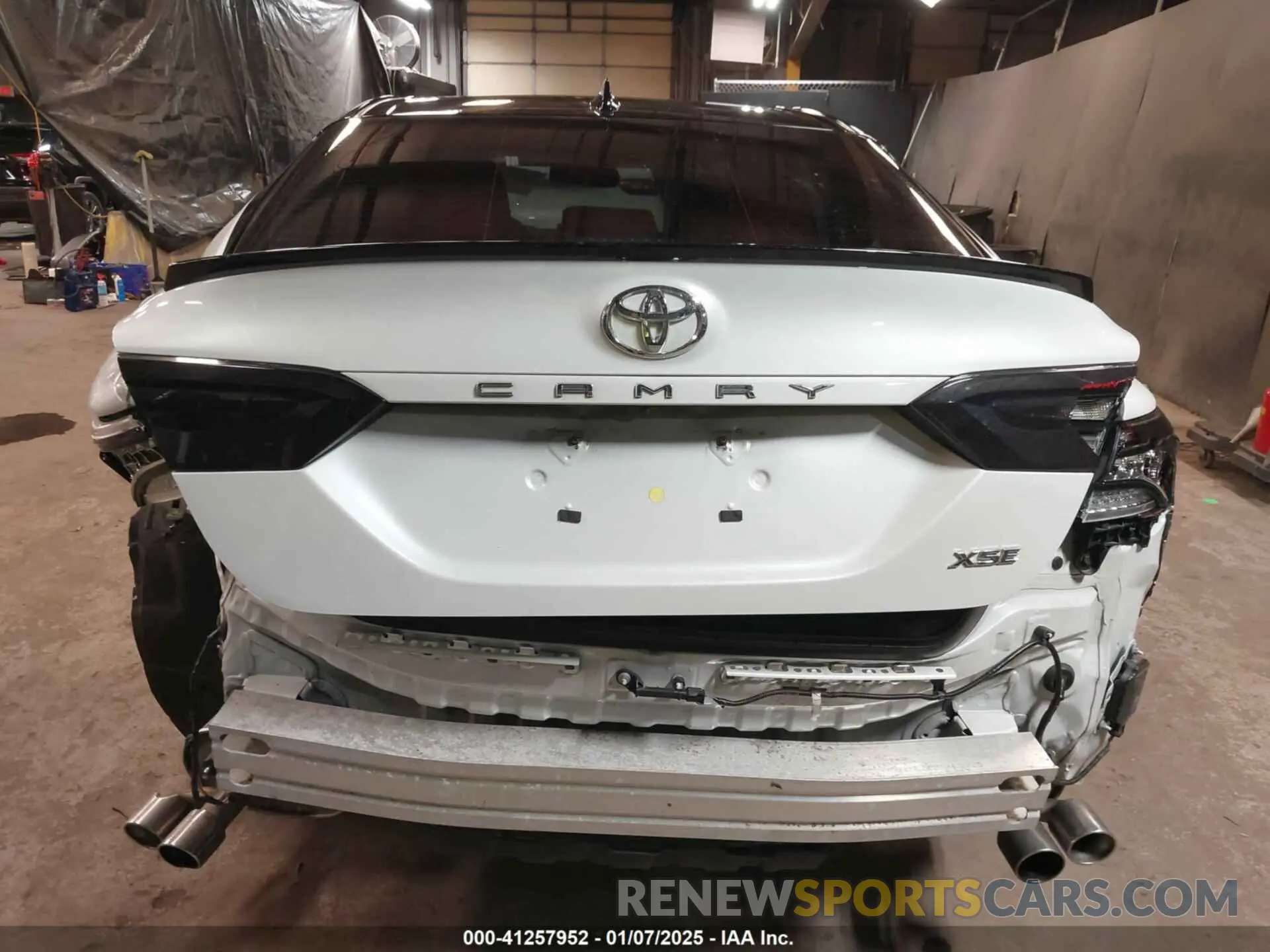 17 Photograph of a damaged car 4T1K61AK1RU208533 TOYOTA CAMRY 2024