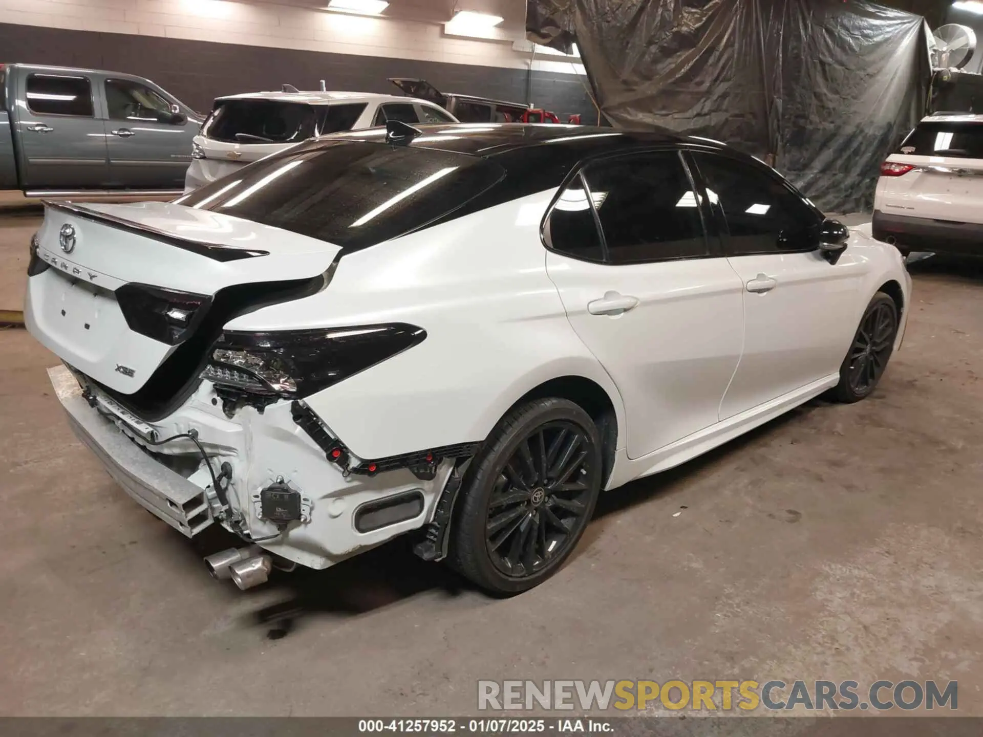 4 Photograph of a damaged car 4T1K61AK1RU208533 TOYOTA CAMRY 2024
