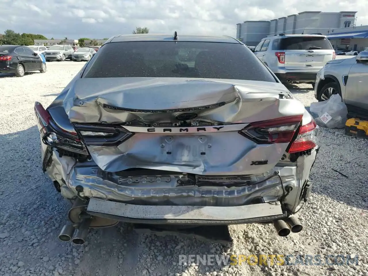 6 Photograph of a damaged car 4T1K61AK2RU215586 TOYOTA CAMRY 2024