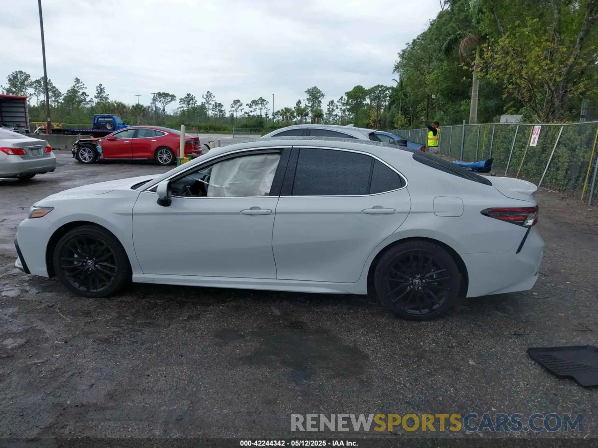 15 Photograph of a damaged car 4T1K61AK6RU229751 TOYOTA CAMRY 2024