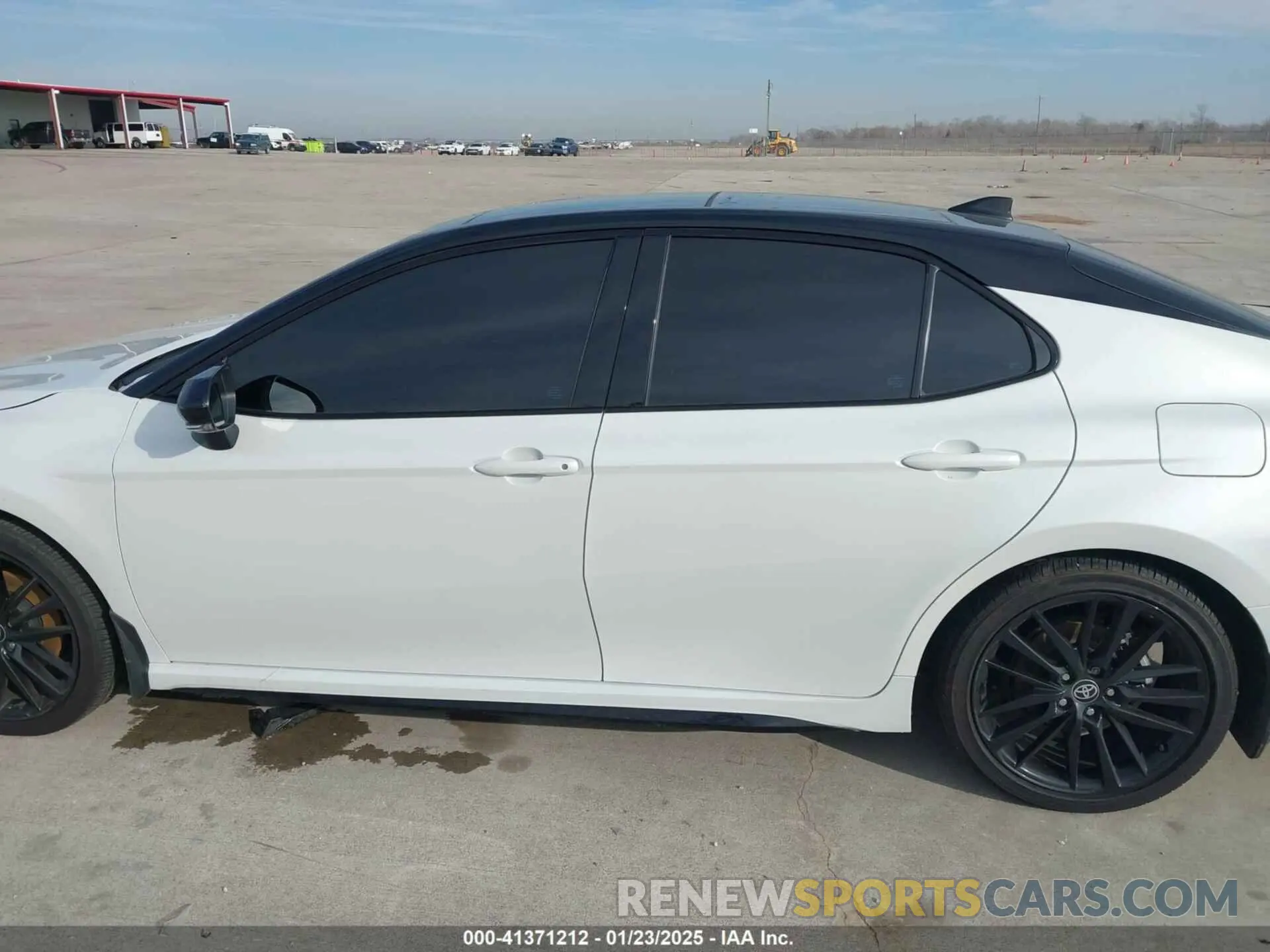 14 Photograph of a damaged car 4T1K61AK7RU216880 TOYOTA CAMRY 2024
