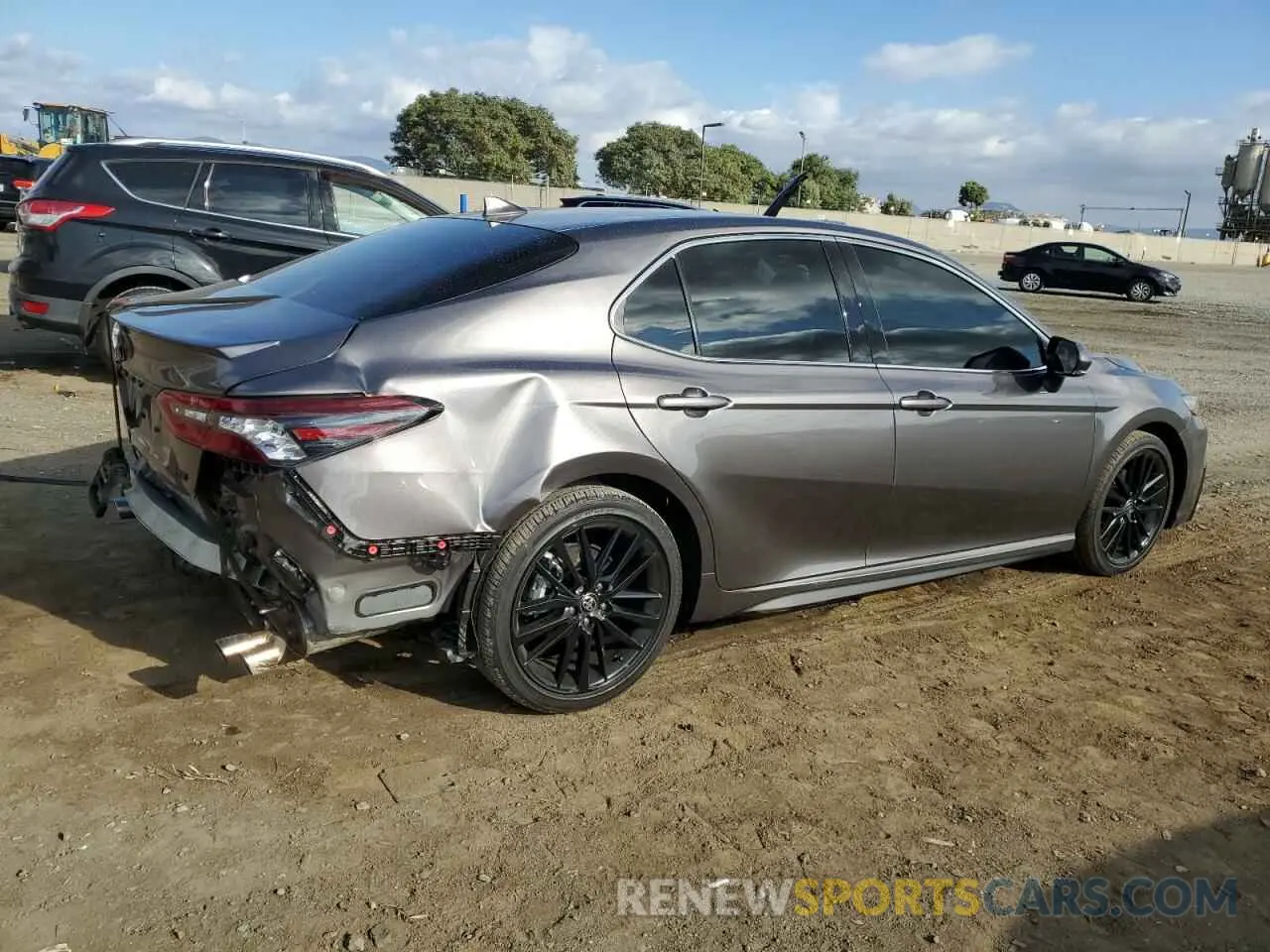 3 Photograph of a damaged car 4T1K61AK7RU257459 TOYOTA CAMRY 2024