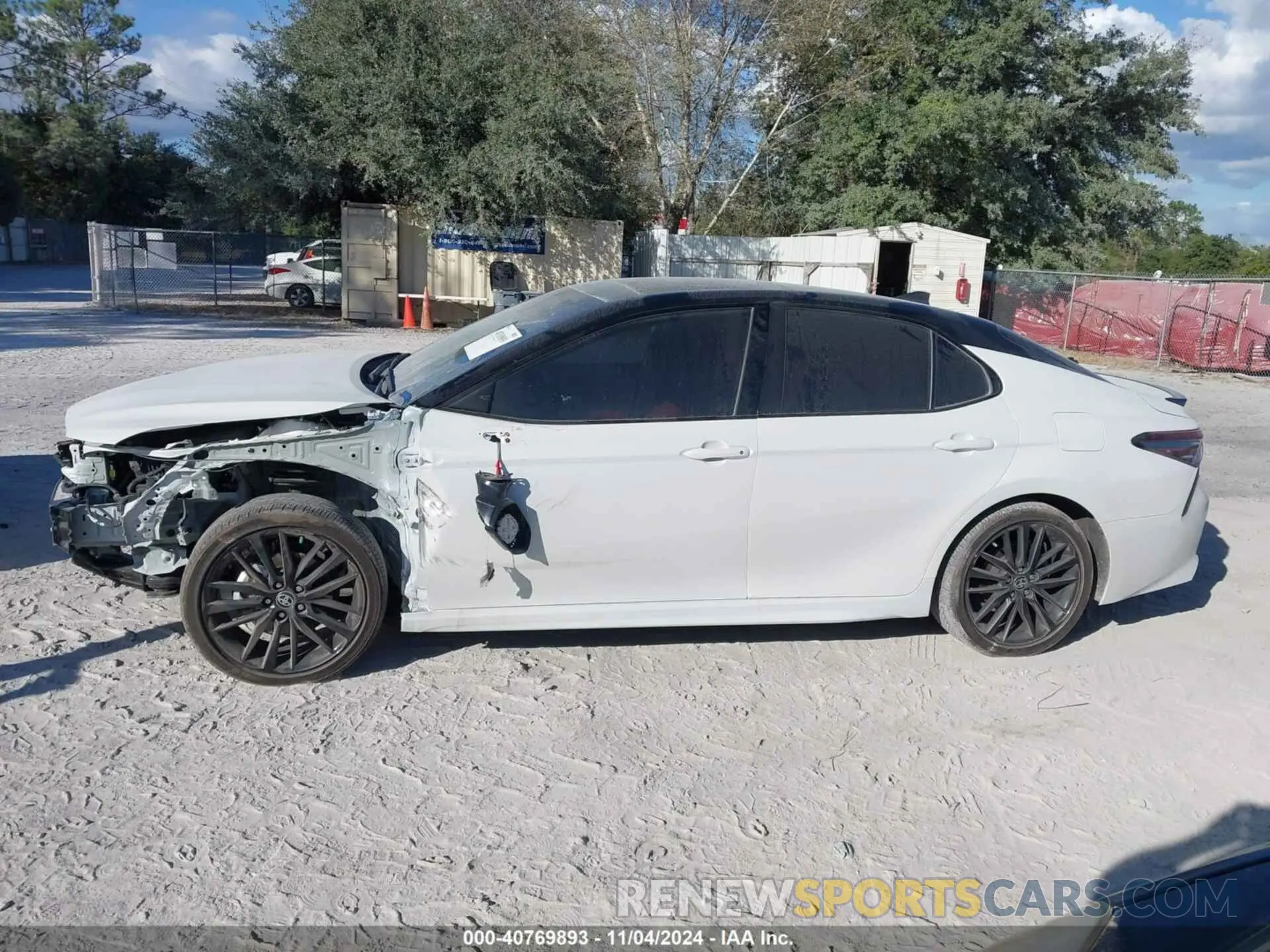 15 Photograph of a damaged car 4T1K61AKXRU228666 TOYOTA CAMRY 2024