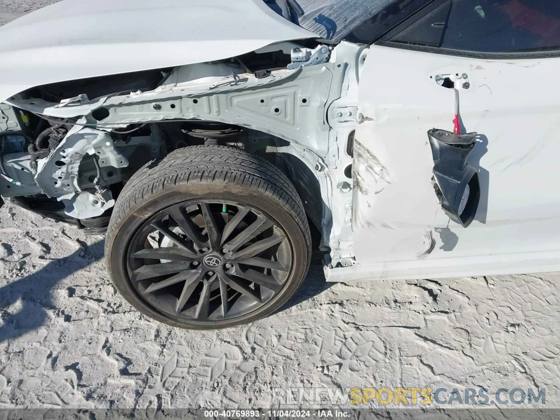 18 Photograph of a damaged car 4T1K61AKXRU228666 TOYOTA CAMRY 2024
