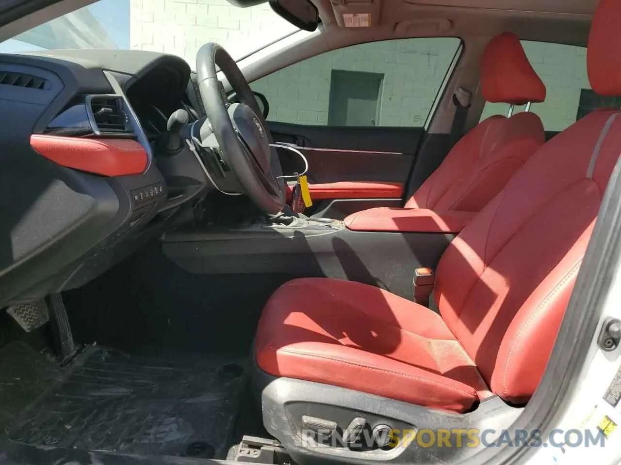 7 Photograph of a damaged car 4T1K61BK2RU129628 TOYOTA CAMRY 2024