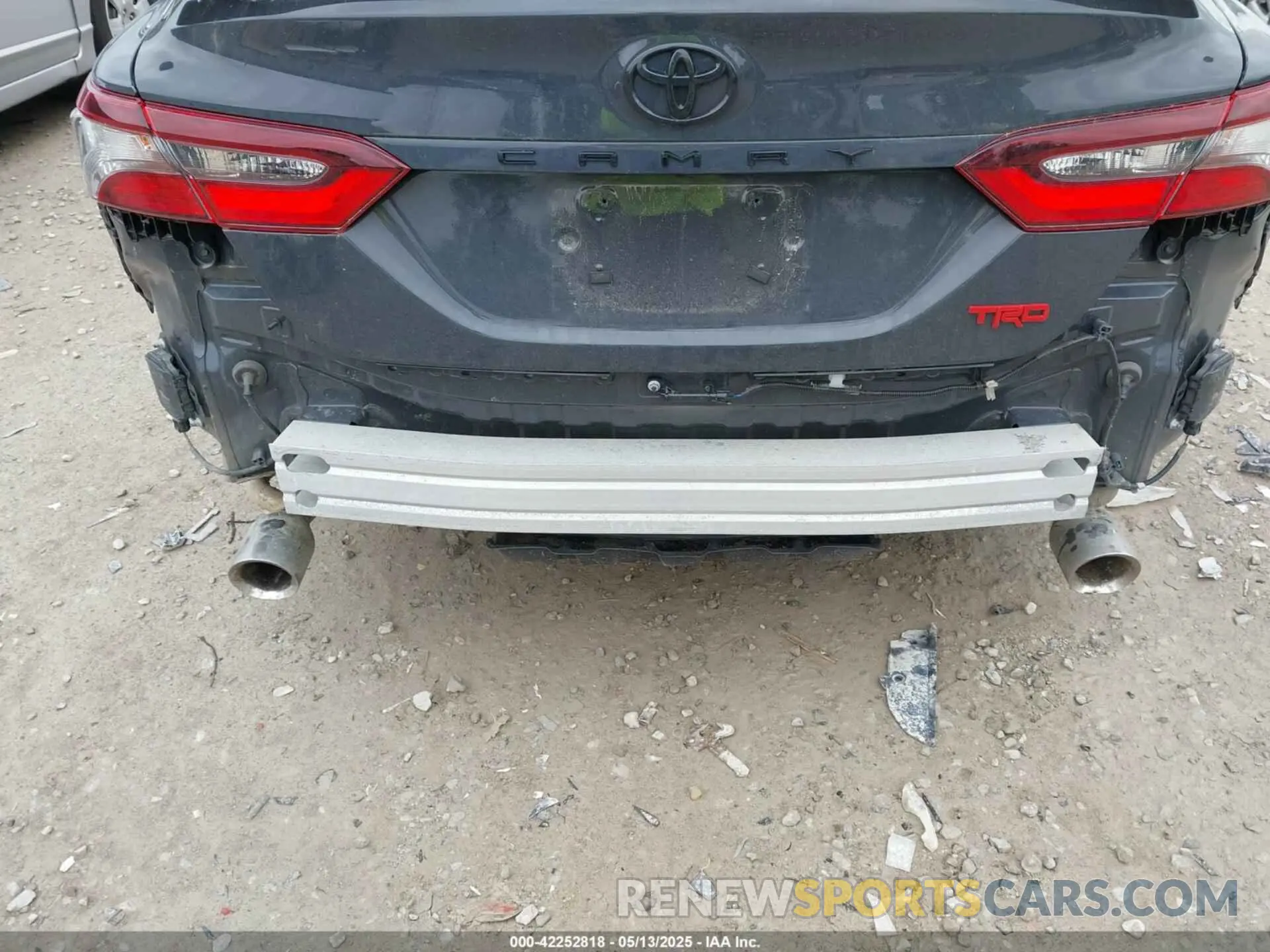 6 Photograph of a damaged car 4T1KZ1AK1RU102588 TOYOTA CAMRY 2024