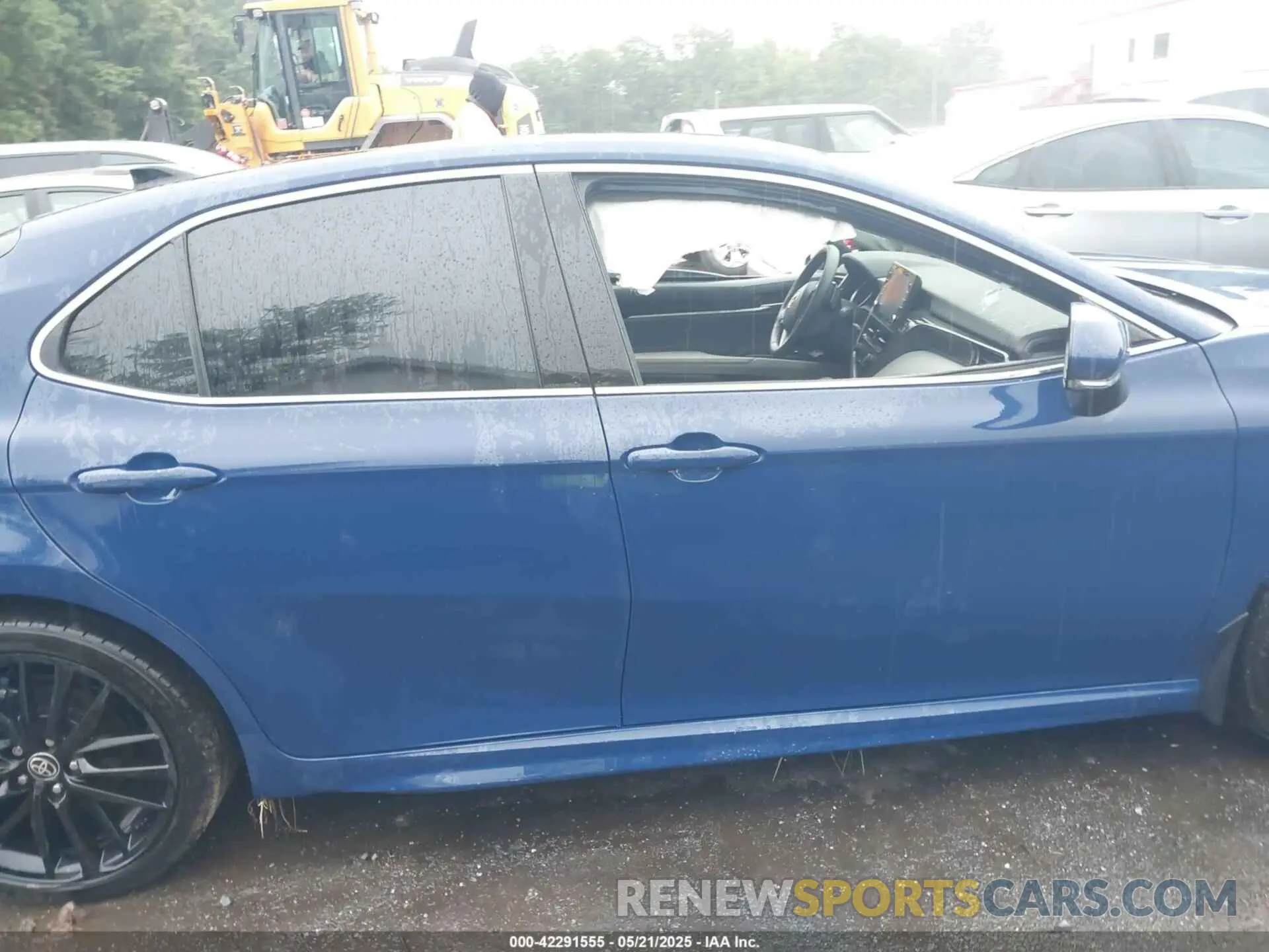 14 Photograph of a damaged car 4T1KZ1AK1RU103711 TOYOTA CAMRY 2024