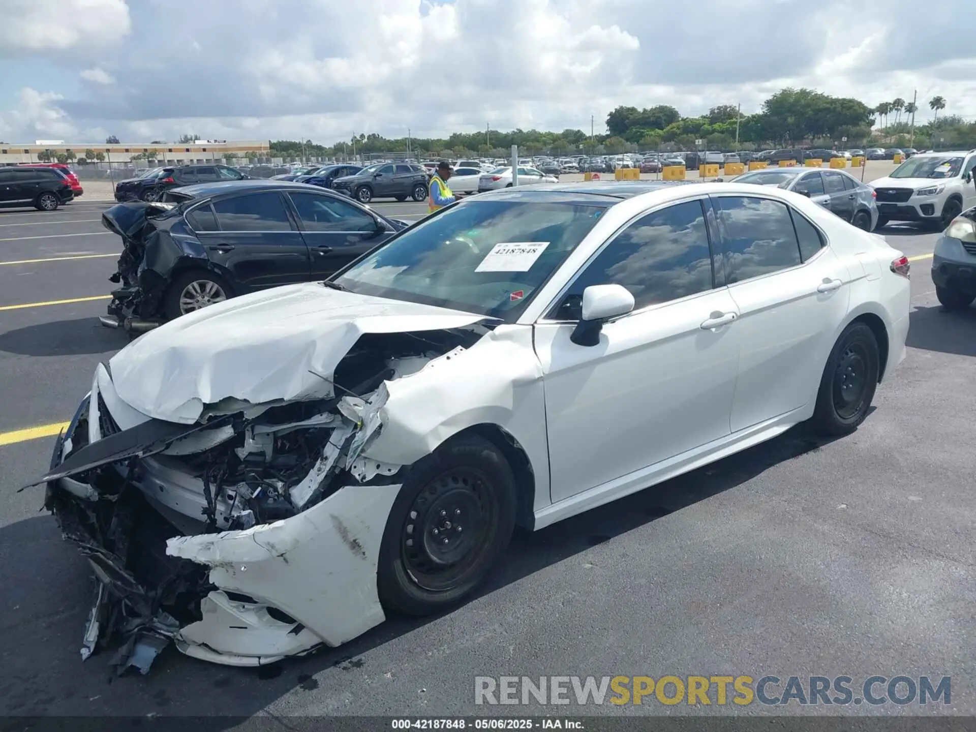 2 Photograph of a damaged car 4T1KZ1AK2RU098373 TOYOTA CAMRY 2024