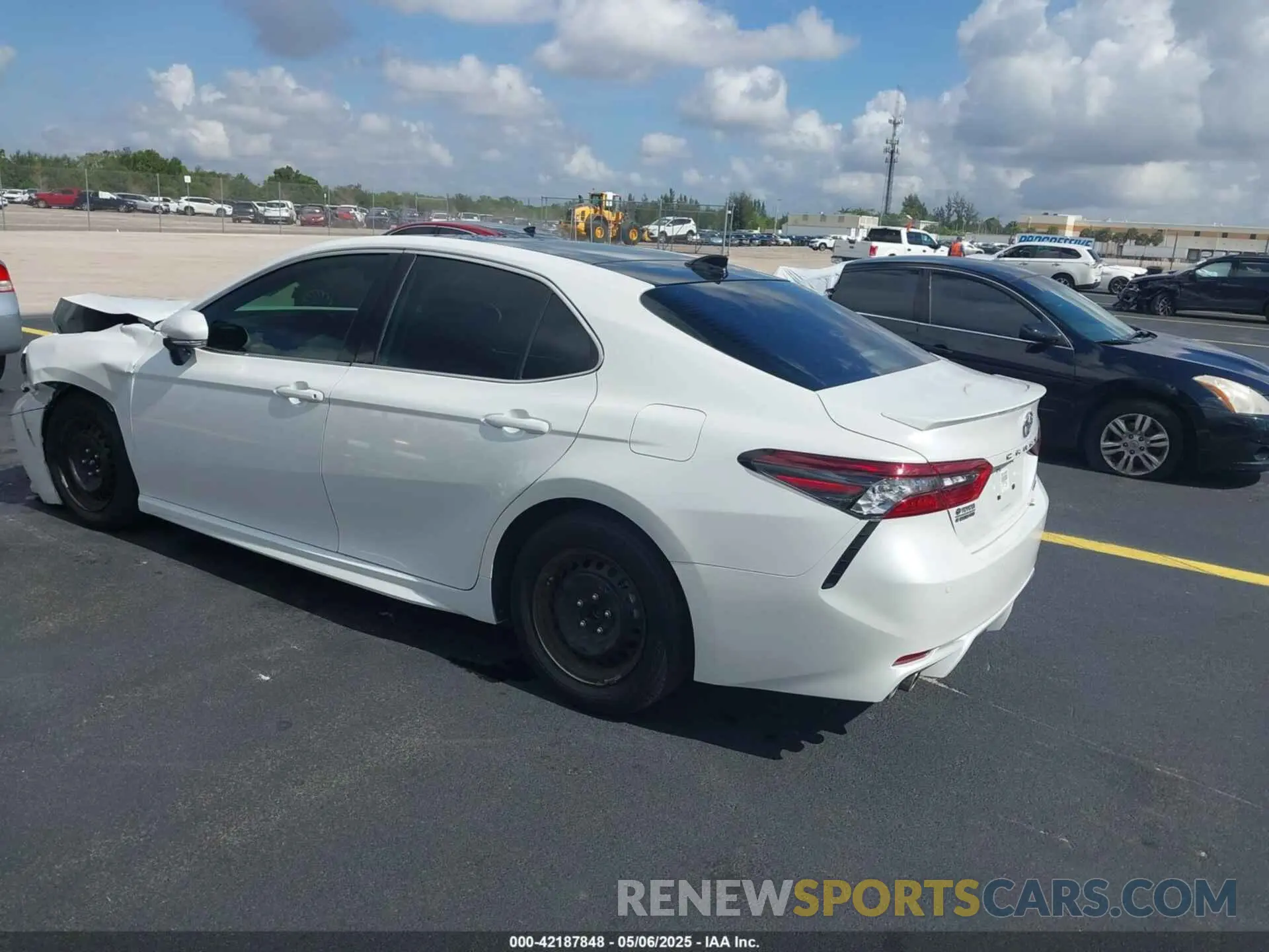 3 Photograph of a damaged car 4T1KZ1AK2RU098373 TOYOTA CAMRY 2024
