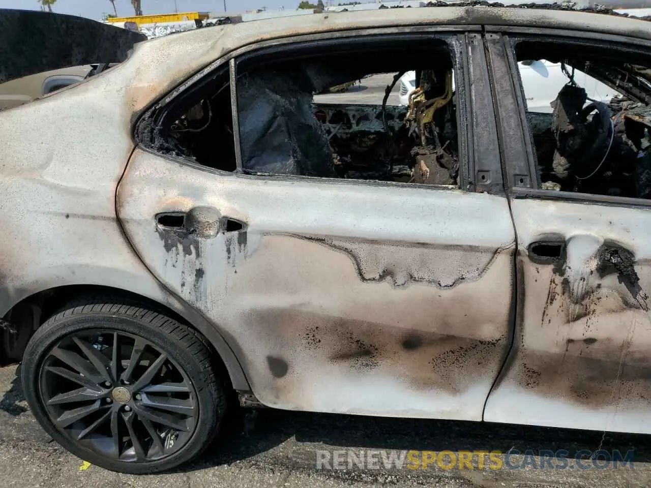 10 Photograph of a damaged car 4T1KZ1AK2RU104091 TOYOTA CAMRY 2024