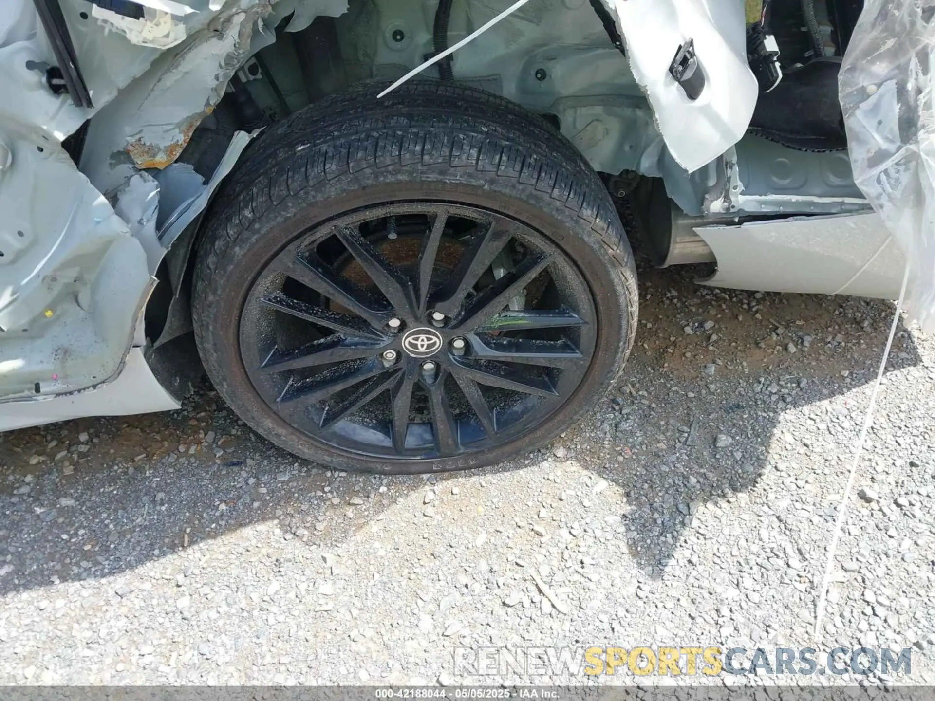 12 Photograph of a damaged car 4T1KZ1AK3RU097183 TOYOTA CAMRY 2024
