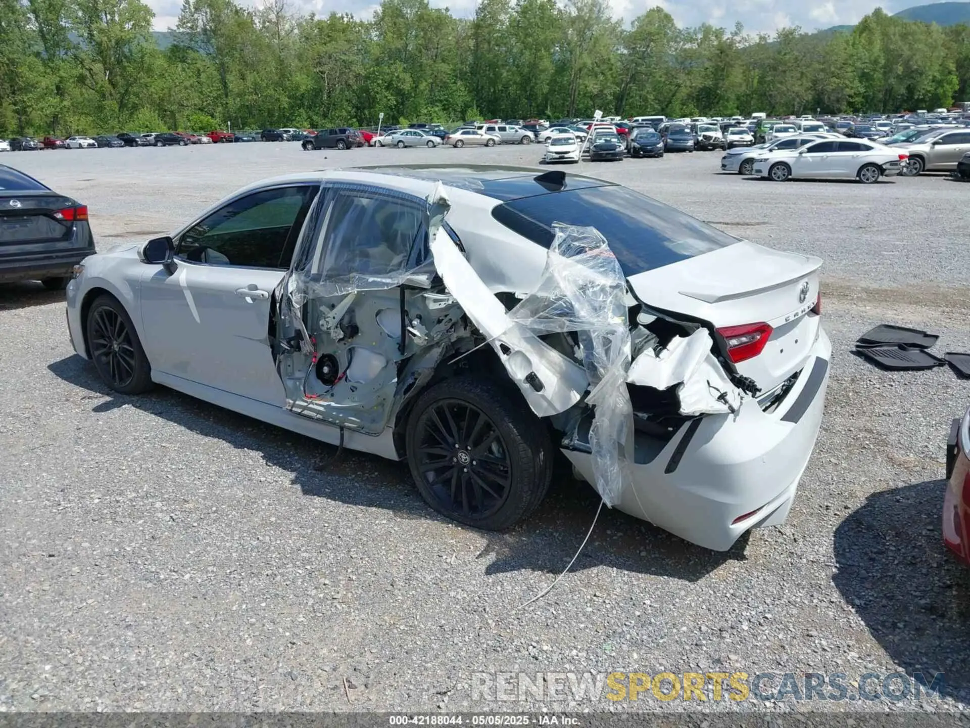 3 Photograph of a damaged car 4T1KZ1AK3RU097183 TOYOTA CAMRY 2024