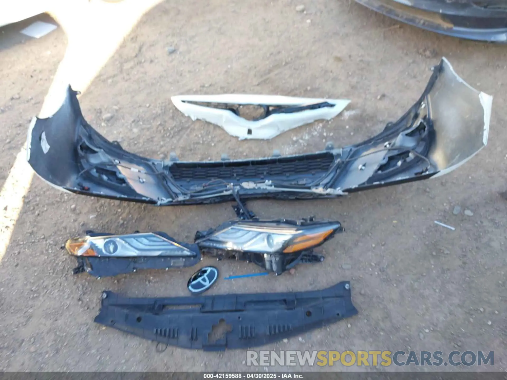 12 Photograph of a damaged car 4T1KZ1AK5RU090039 TOYOTA CAMRY 2024