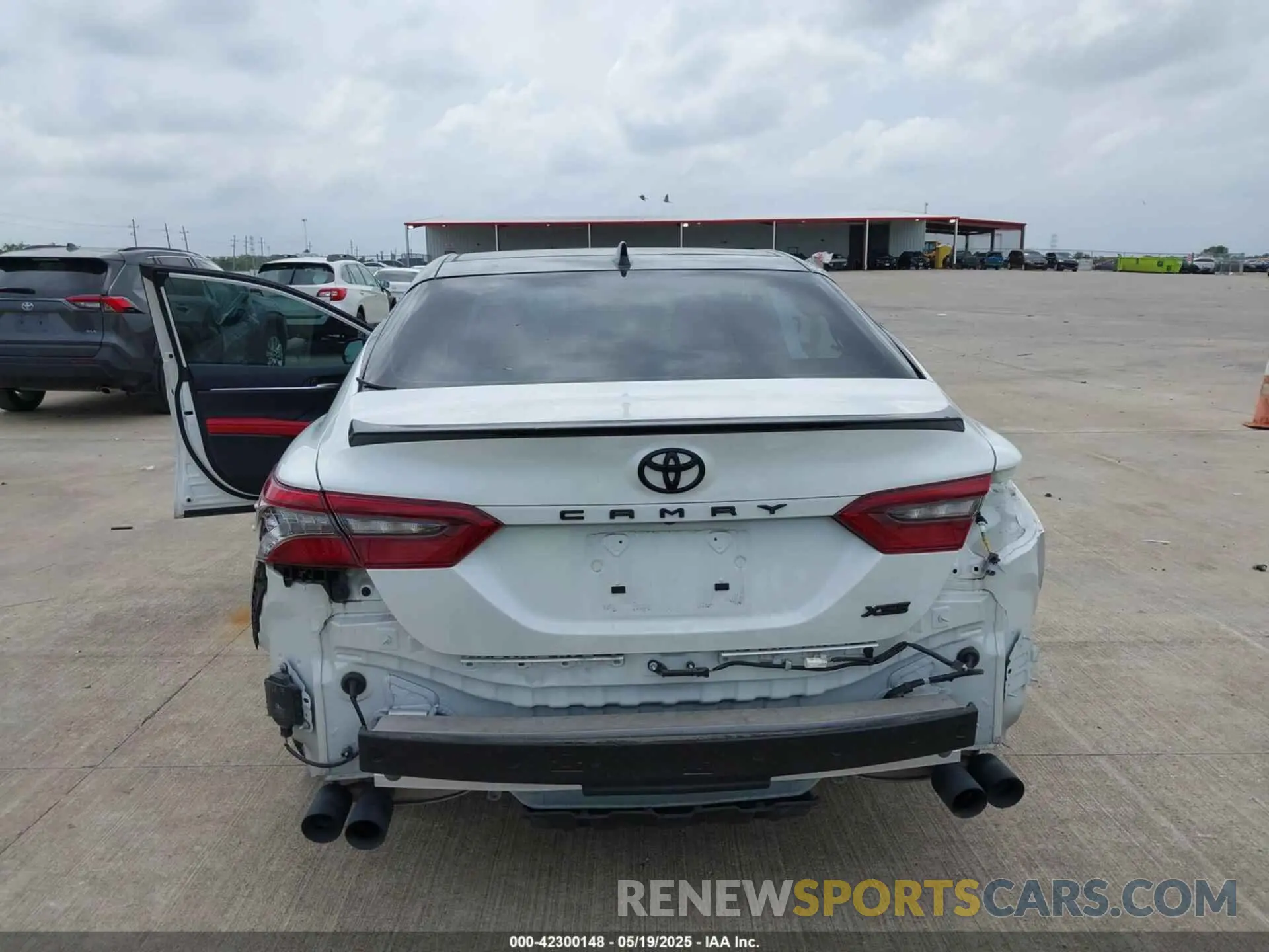 16 Photograph of a damaged car 4T1KZ1AK6RU093662 TOYOTA CAMRY 2024