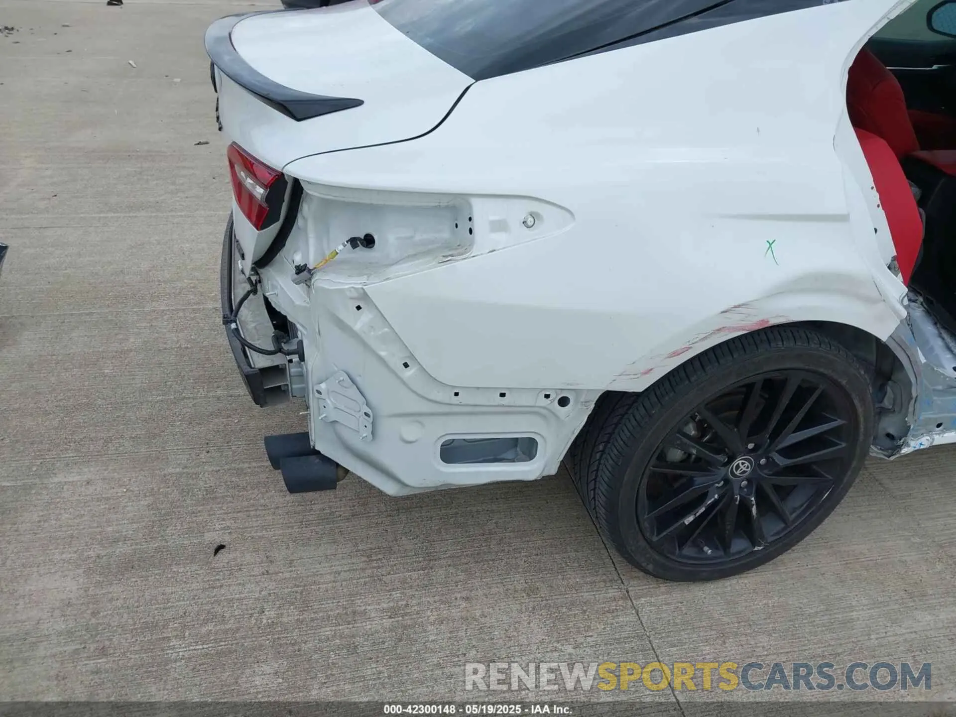 19 Photograph of a damaged car 4T1KZ1AK6RU093662 TOYOTA CAMRY 2024