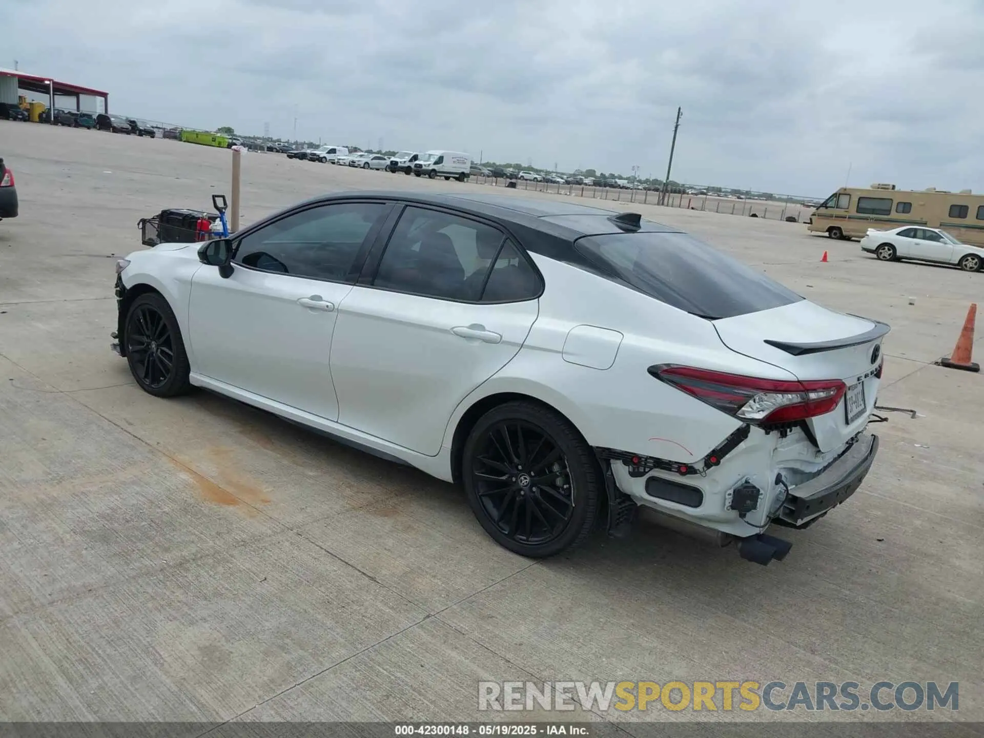 3 Photograph of a damaged car 4T1KZ1AK6RU093662 TOYOTA CAMRY 2024