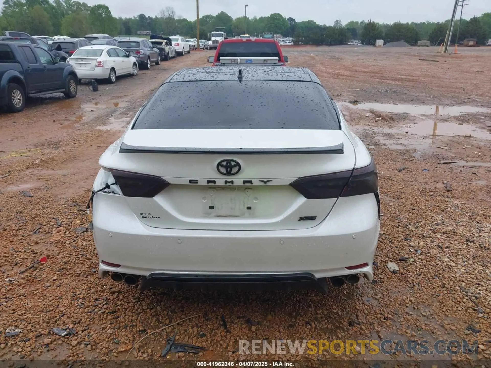 15 Photograph of a damaged car 4T1KZ1AK7RU093010 TOYOTA CAMRY 2024