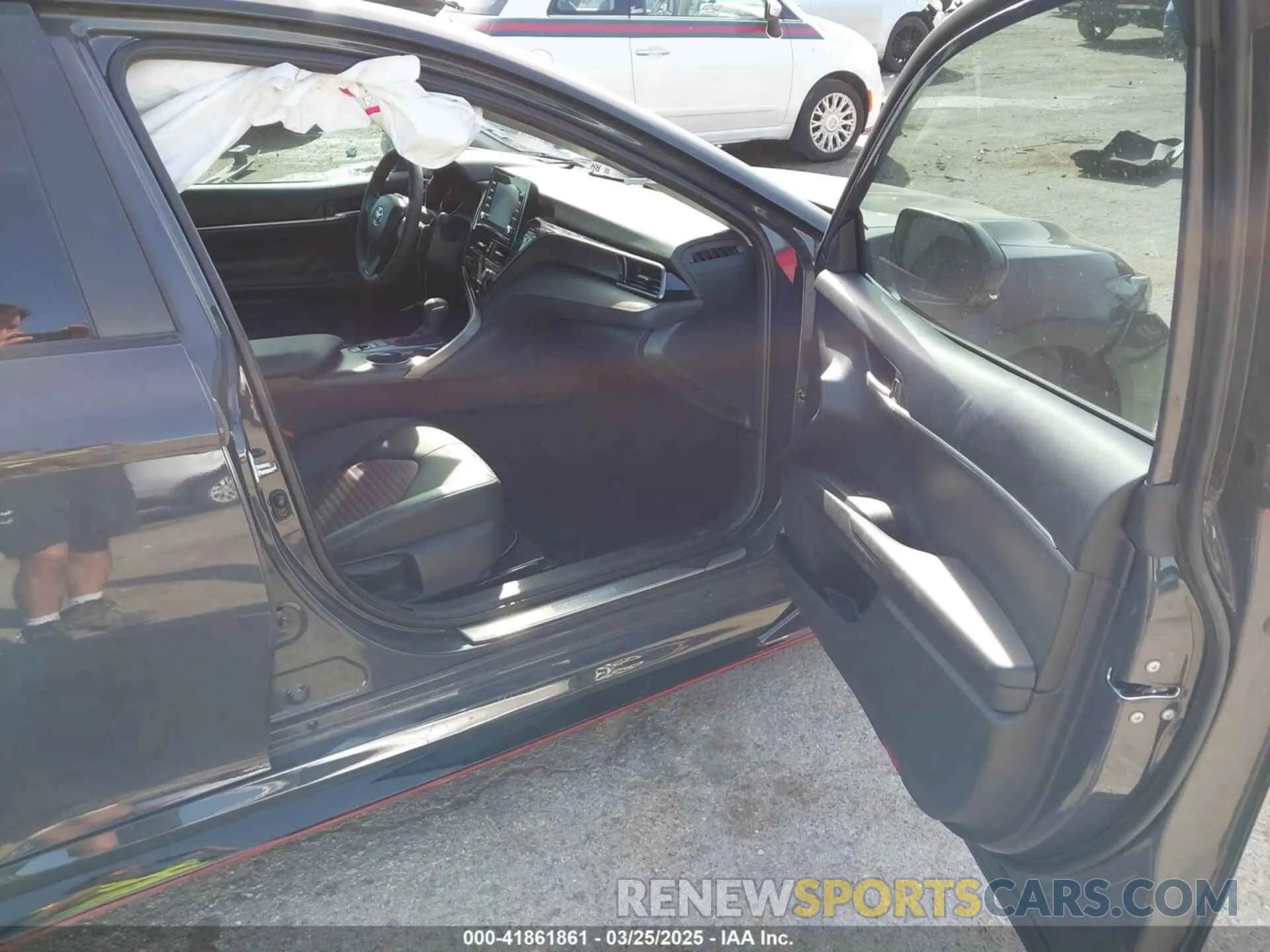 5 Photograph of a damaged car 4T1KZ1AKXRU094703 TOYOTA CAMRY 2024