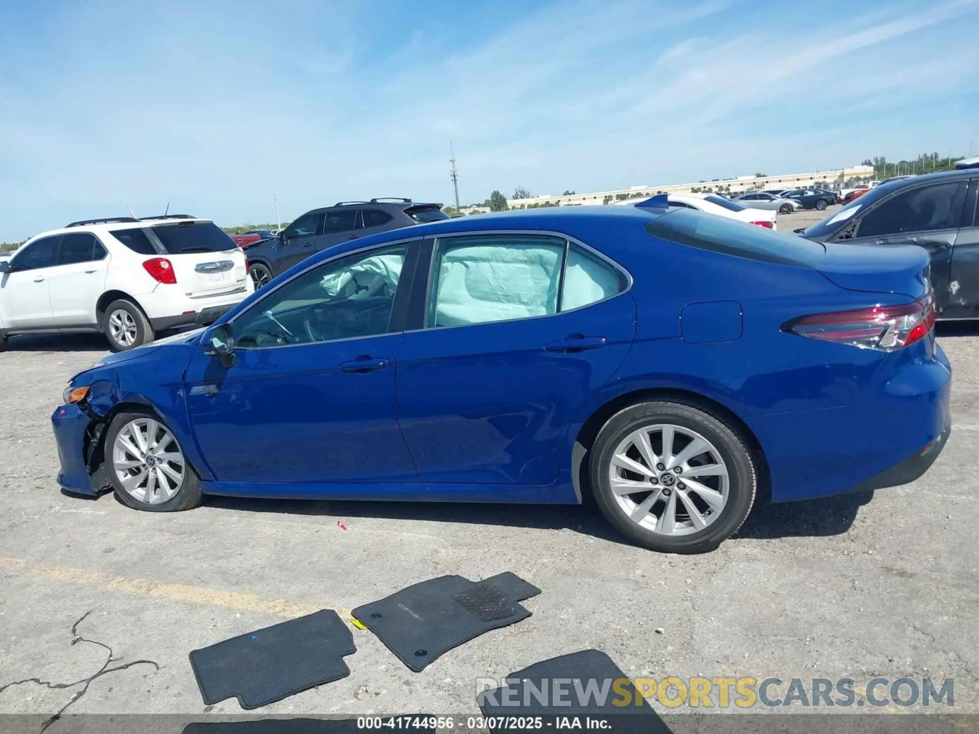 14 Photograph of a damaged car 4T1R11AK0RU239589 TOYOTA CAMRY 2024