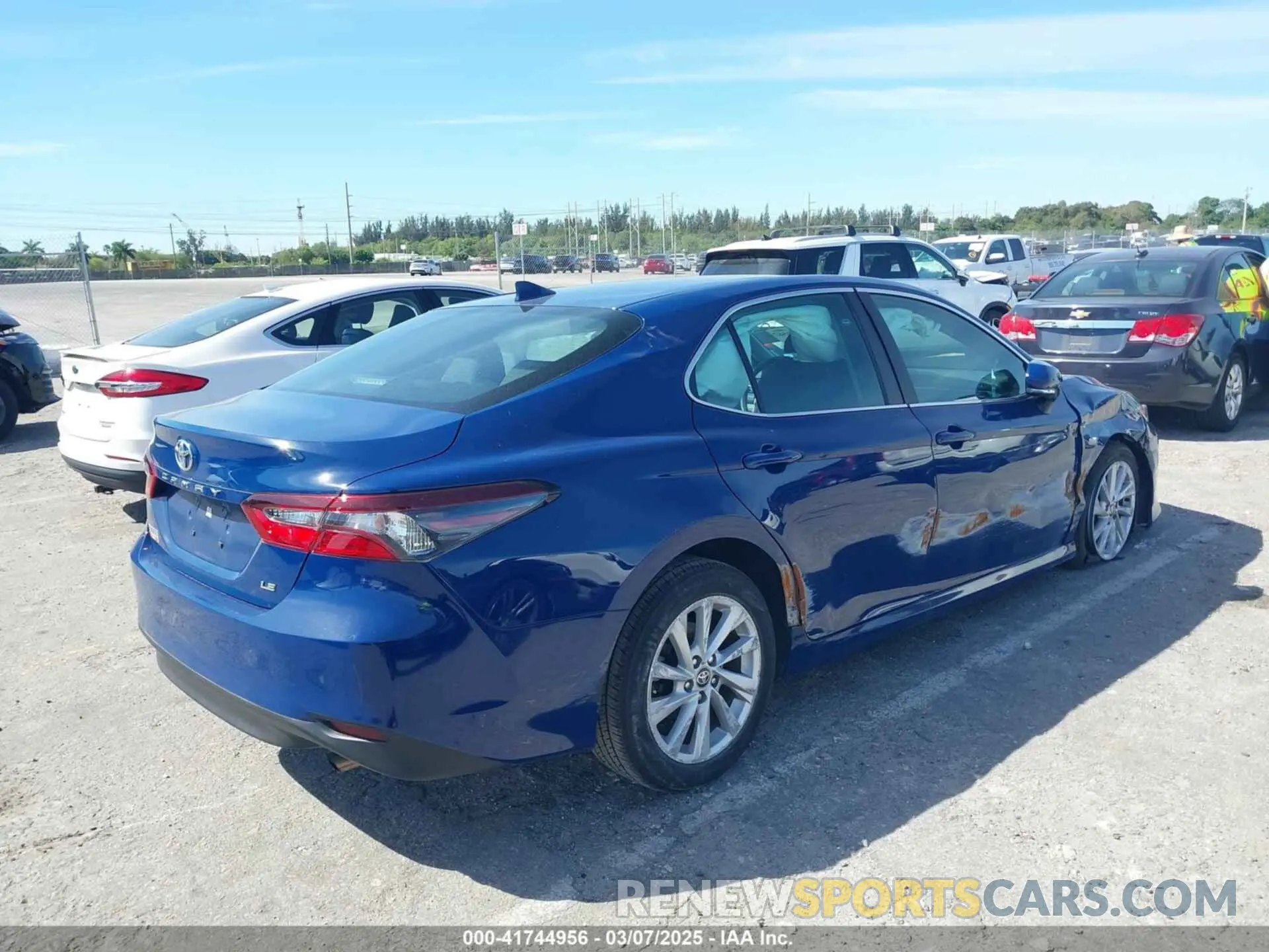 4 Photograph of a damaged car 4T1R11AK0RU239589 TOYOTA CAMRY 2024