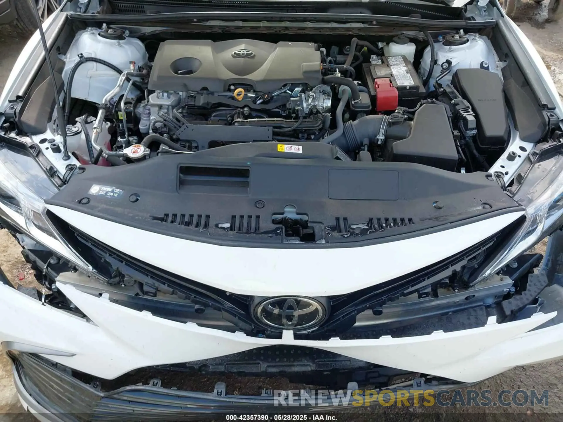 10 Photograph of a damaged car 4T1R11AK1RU909862 TOYOTA CAMRY 2024