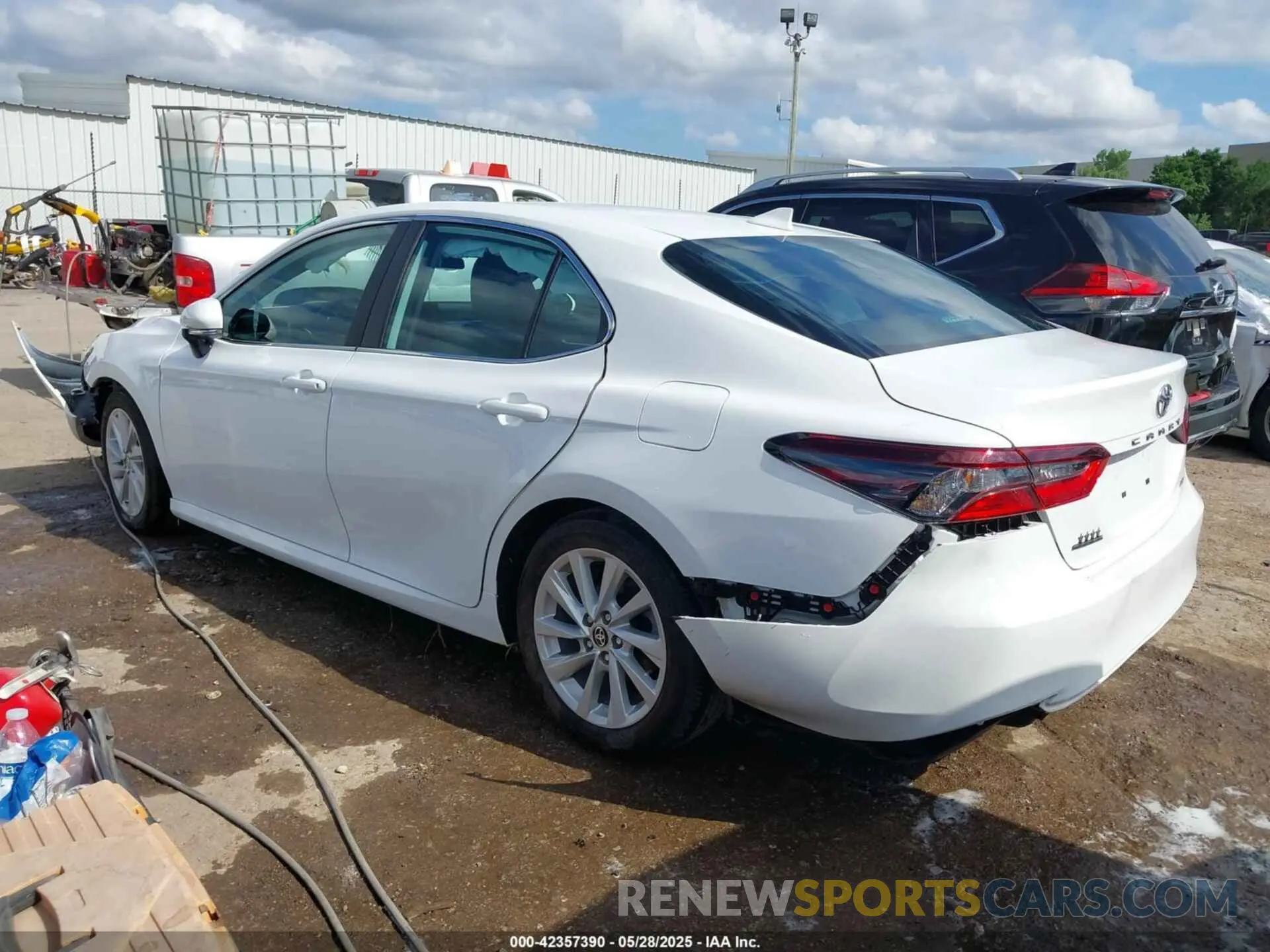 3 Photograph of a damaged car 4T1R11AK1RU909862 TOYOTA CAMRY 2024