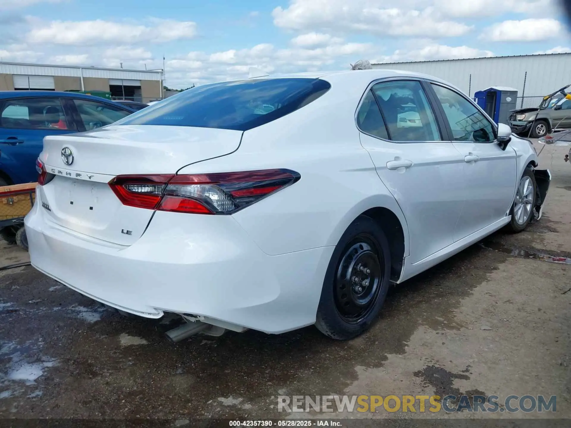 4 Photograph of a damaged car 4T1R11AK1RU909862 TOYOTA CAMRY 2024