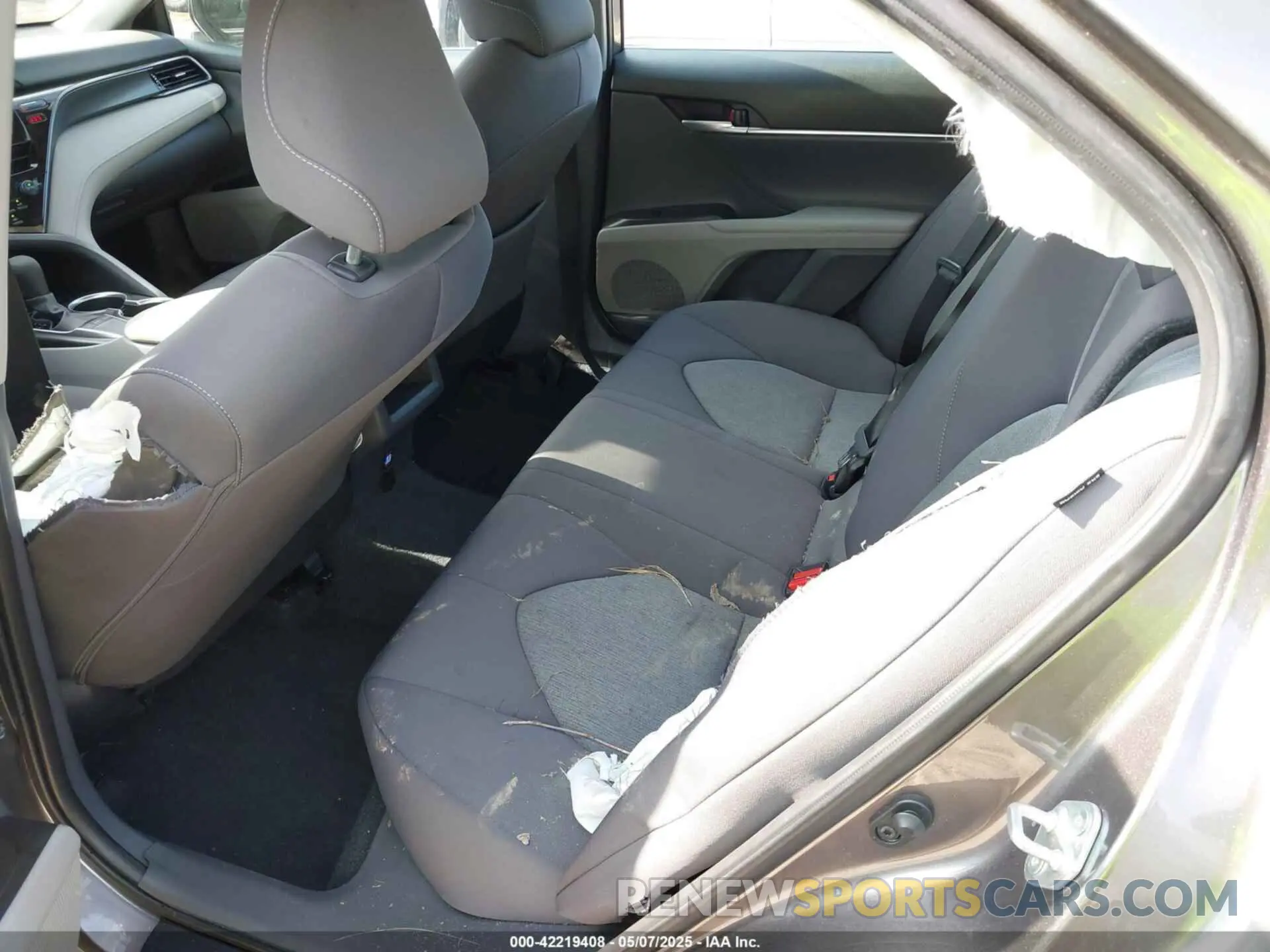 8 Photograph of a damaged car 4T1R11AK3RU216016 TOYOTA CAMRY 2024