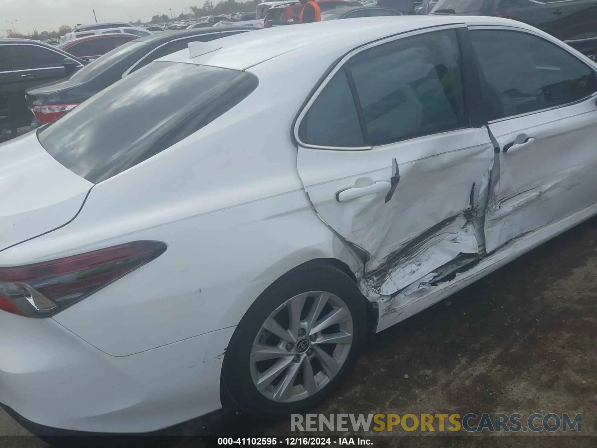 6 Photograph of a damaged car 4T1R11AK3RU225203 TOYOTA CAMRY 2024